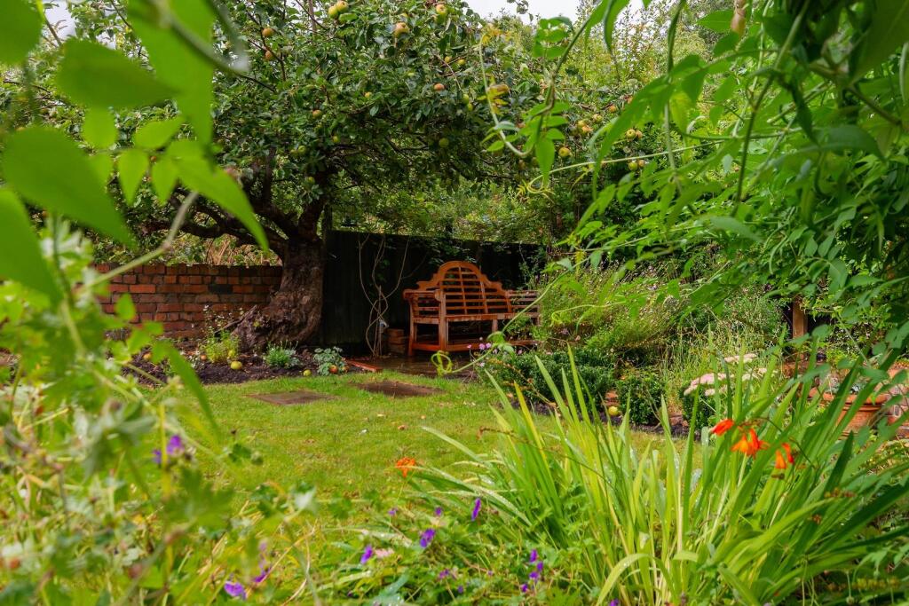 G3F5WRCM - External E.jpg