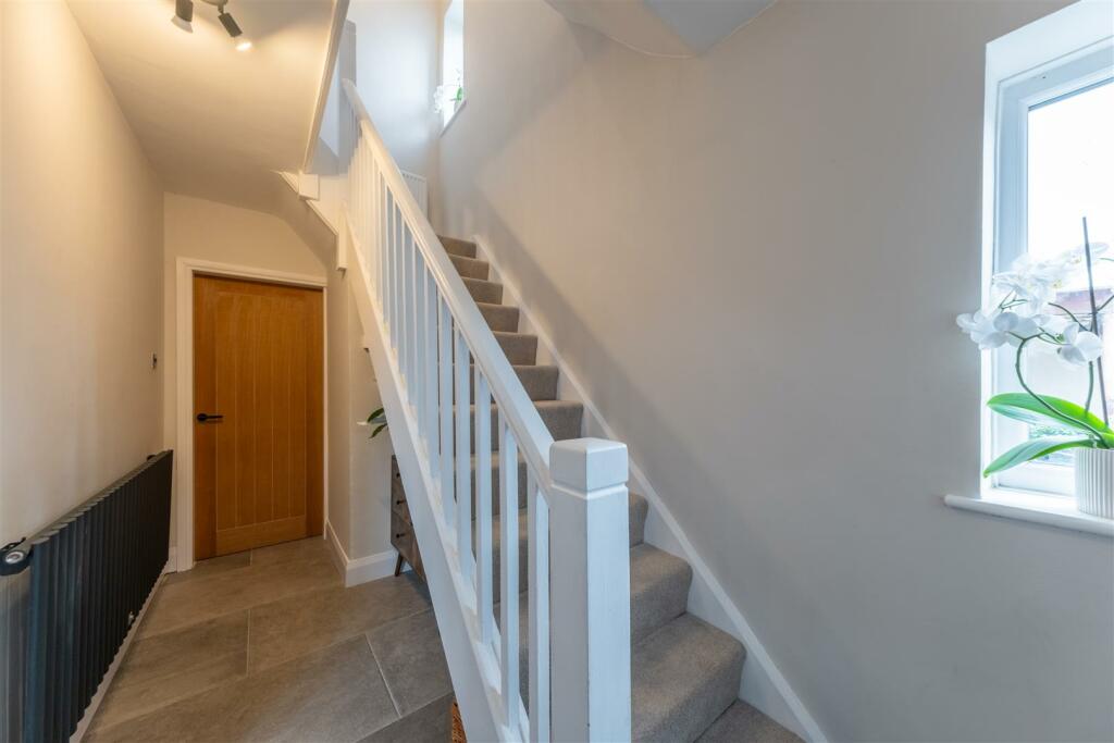 10 Churchill Drive-015.jpg