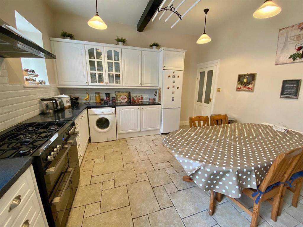 dining kitchen 2.jpg