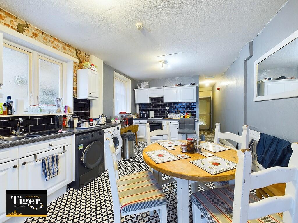 CAM03440G0-PR0256...