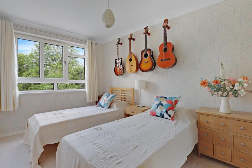 06-e9d8JHPropWorld - 45 Hall Drive - 28.jpg