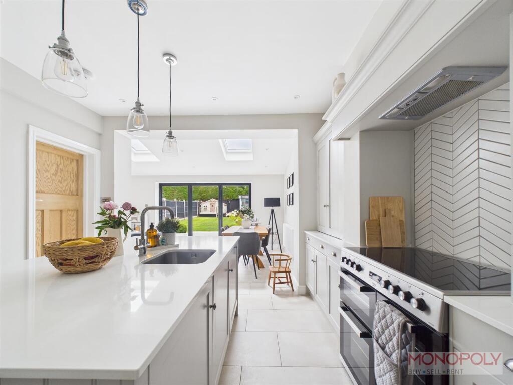 OPEN PLAN KITCHEN/DINING/ LIVING ROOM