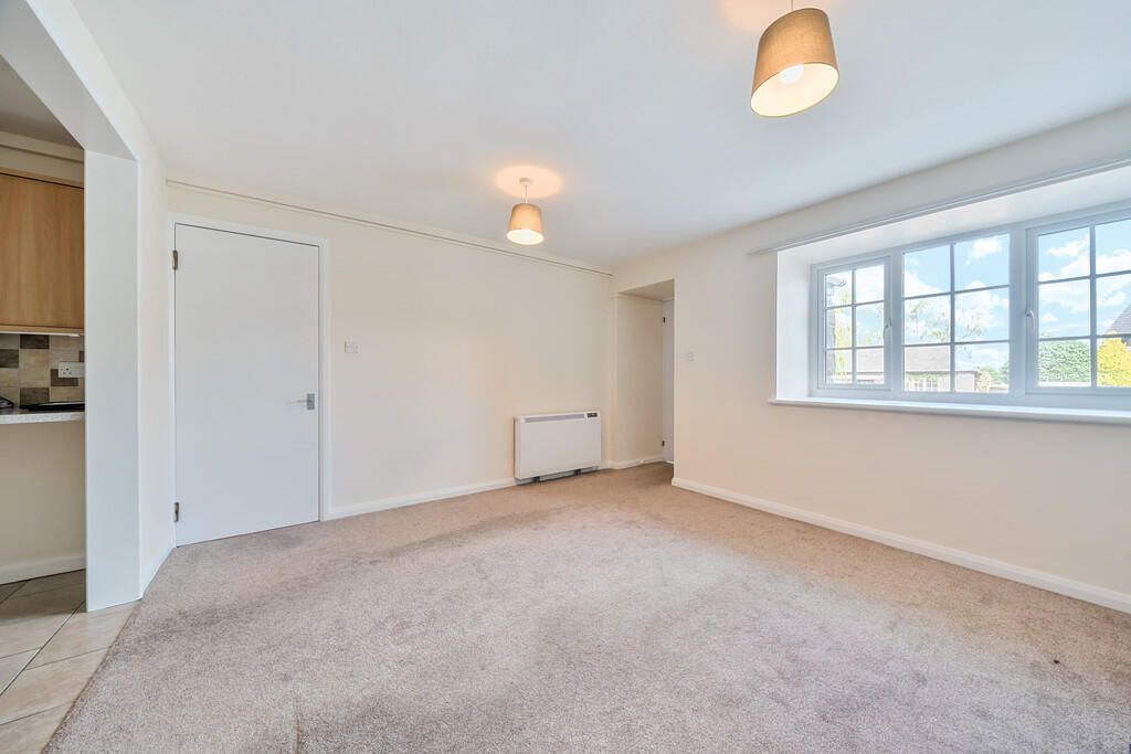 Living/Dining Roo...