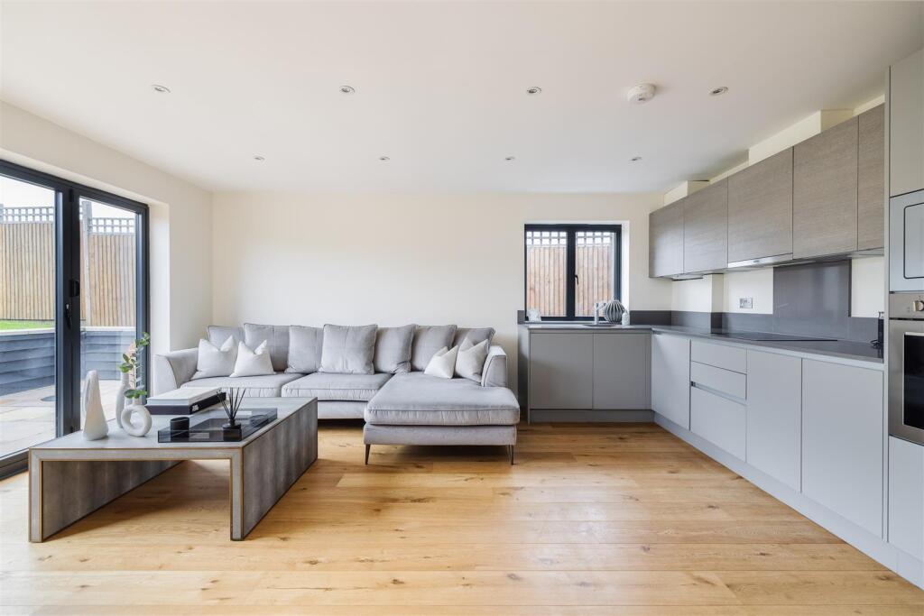 Sewardstone Road E4