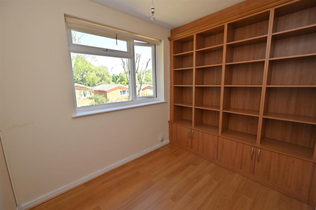 bedroom4.JPG