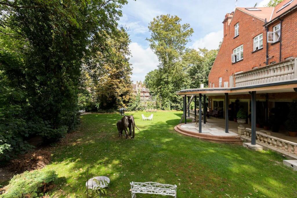communal gardens 