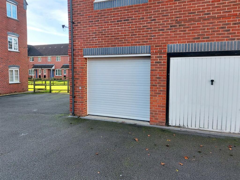 Garage &amp; Parking