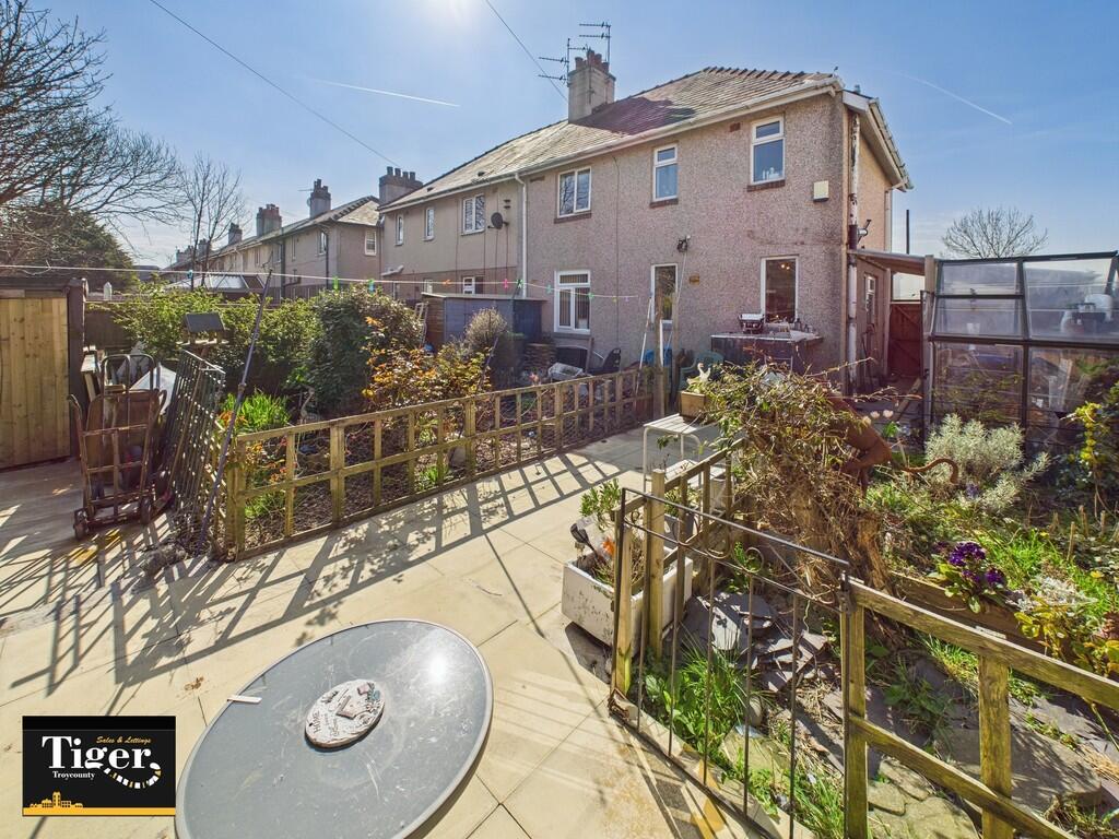 CAM02176G0-PR0526...