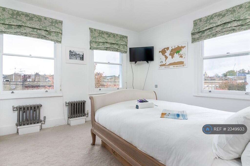 Master Bedroom (King Size)