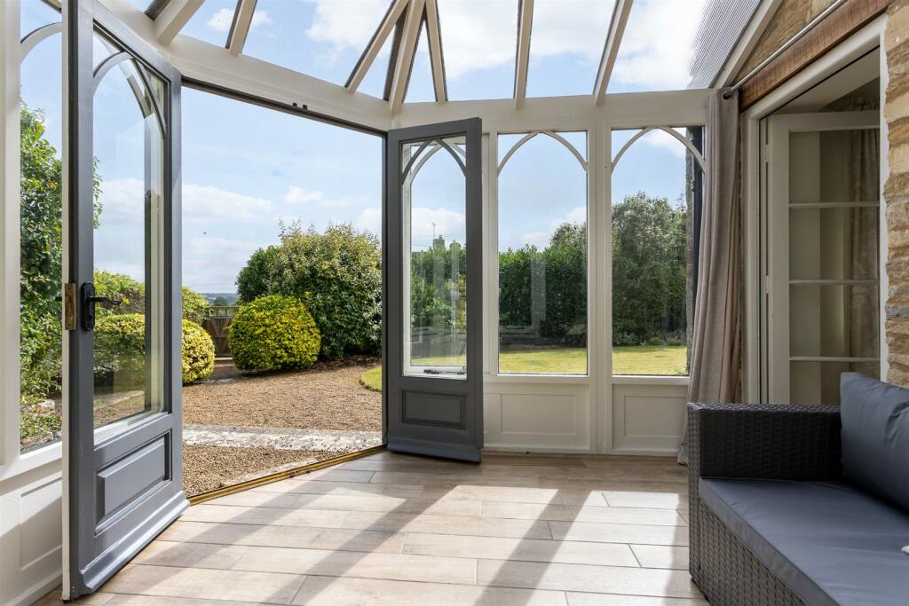 14 - 3 Itlay - GL7 7HZ - Web.jpg