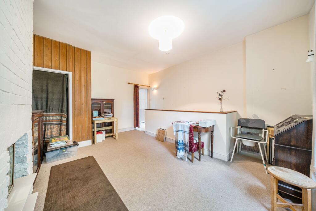 Open landing space utilised as snug