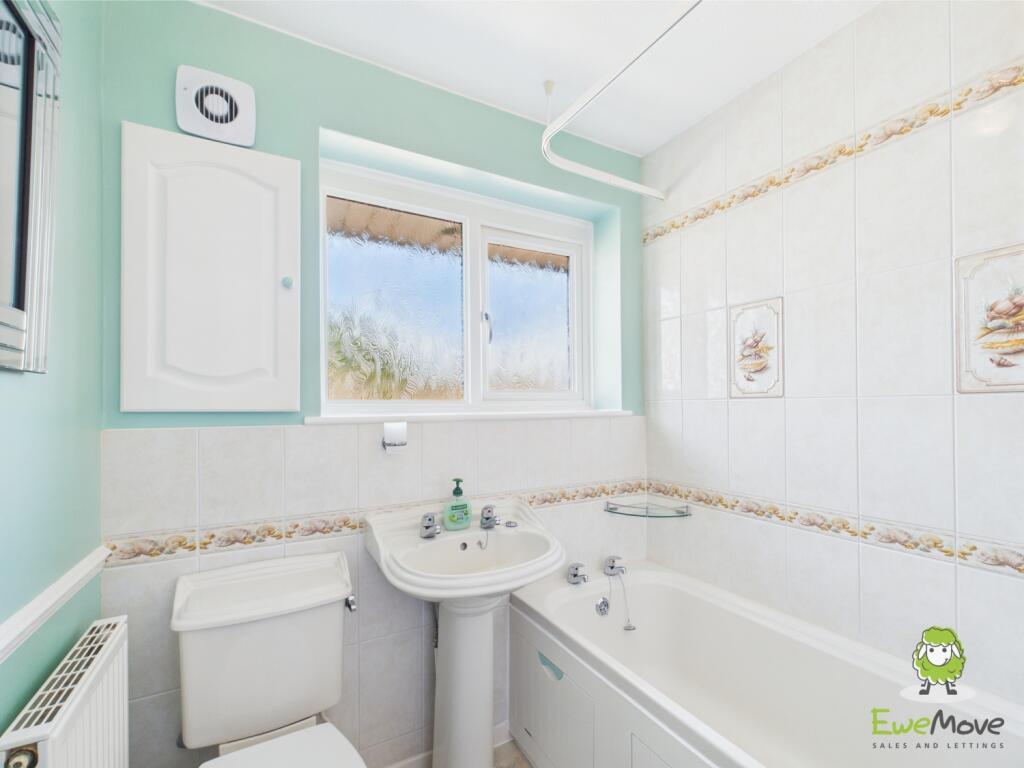 EweMove Basingstoke Estate Agents 22 Fabian Close