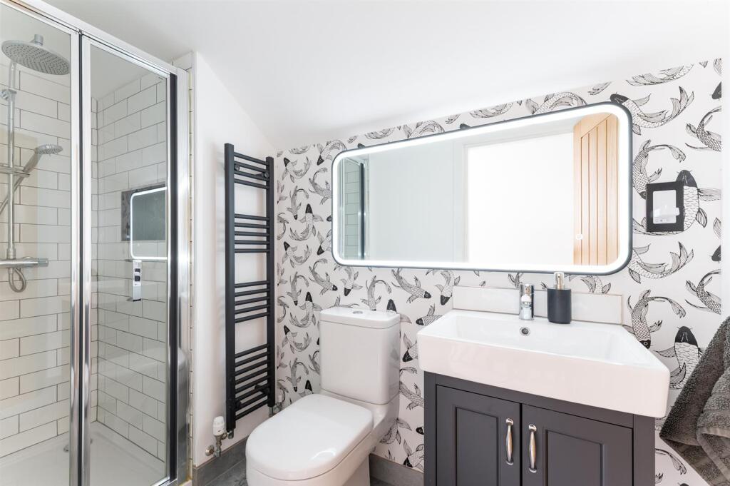 SECOND FLOOR BATHROOM