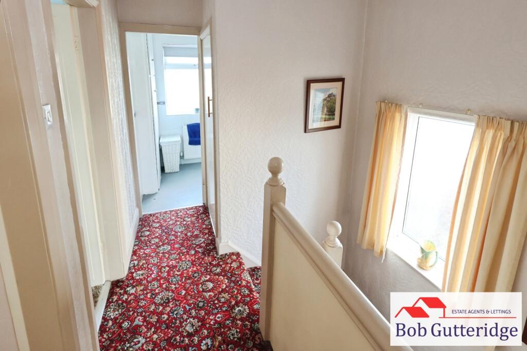 FIRST FLOOR LANDING