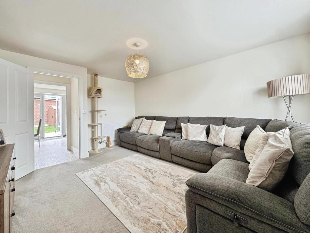 121 Excelsior Way, Sileby, Loughborough, LE12 7XE