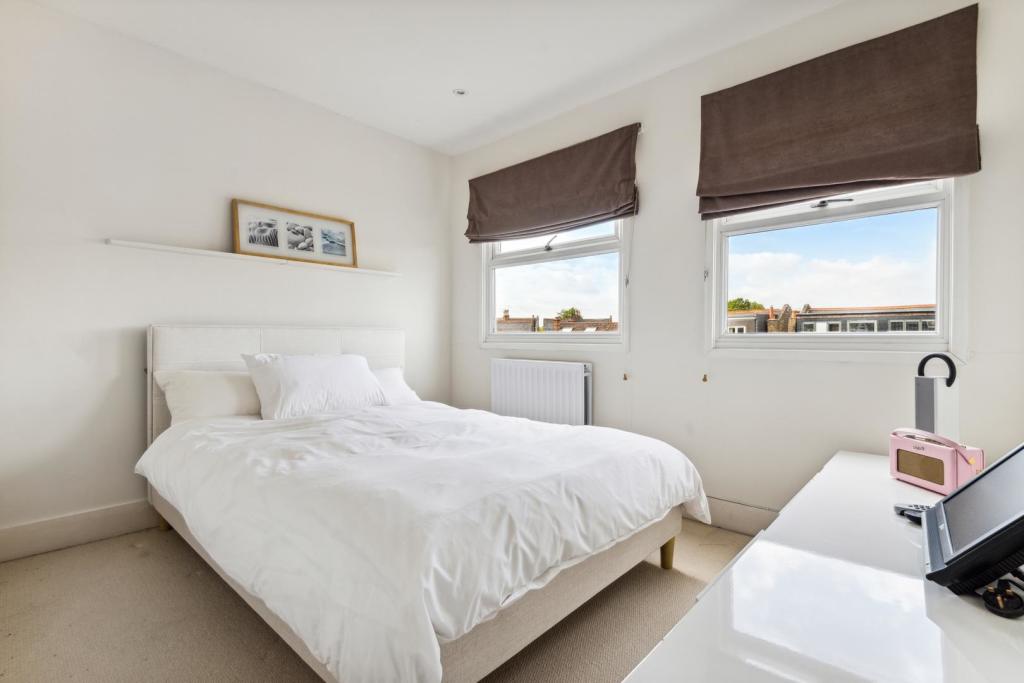 10'8 Top Floor Bedroom