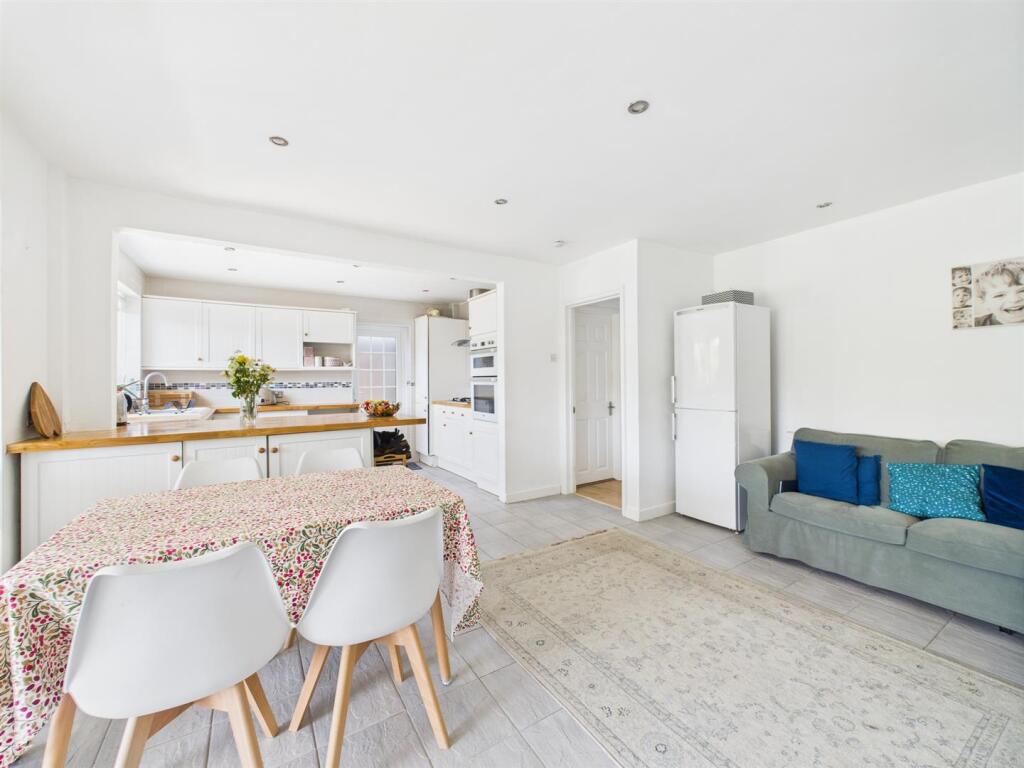 Living/Kitchen