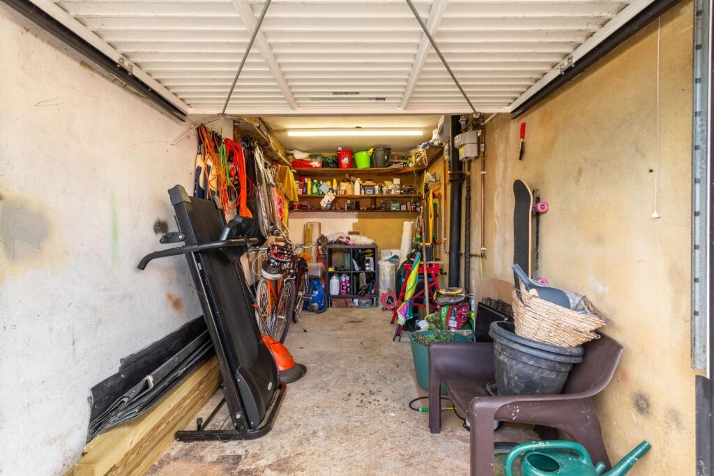 Chatsworth Close-22.jpg