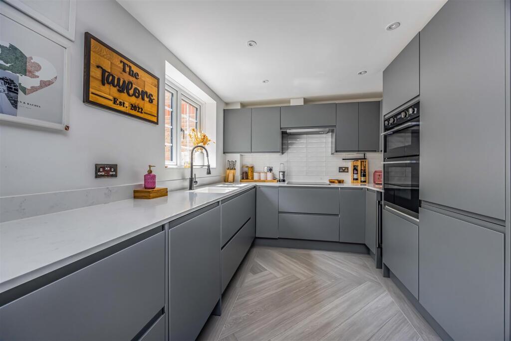 29 Edenbridge Road Southsea-Small-PorticoMarketing