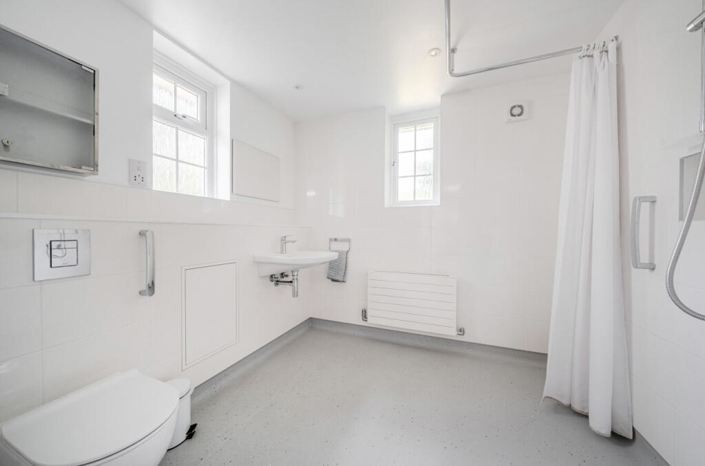 Annexe Shower Room