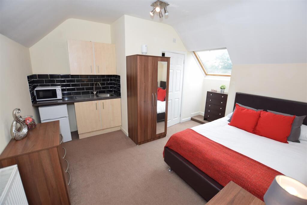 Bedroom 6 Hunton.jpg