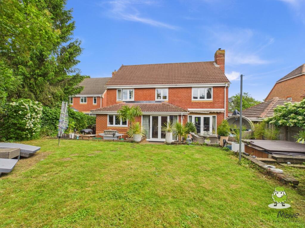 CAM03778G0-PR0239-STILL033