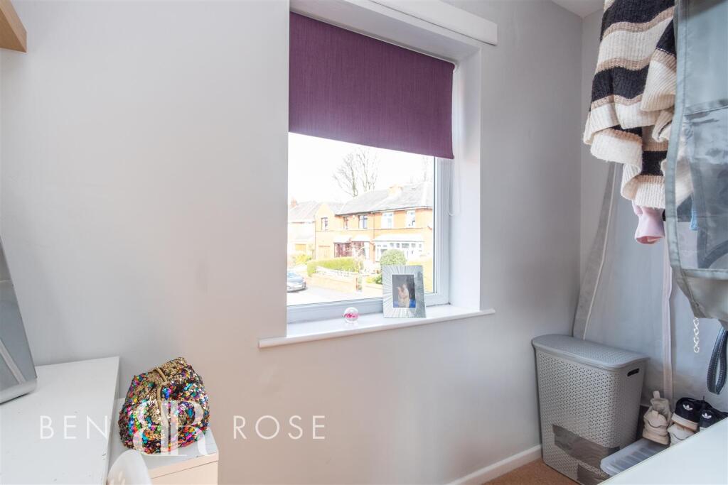 Bedroom Two Walk in Wardobe