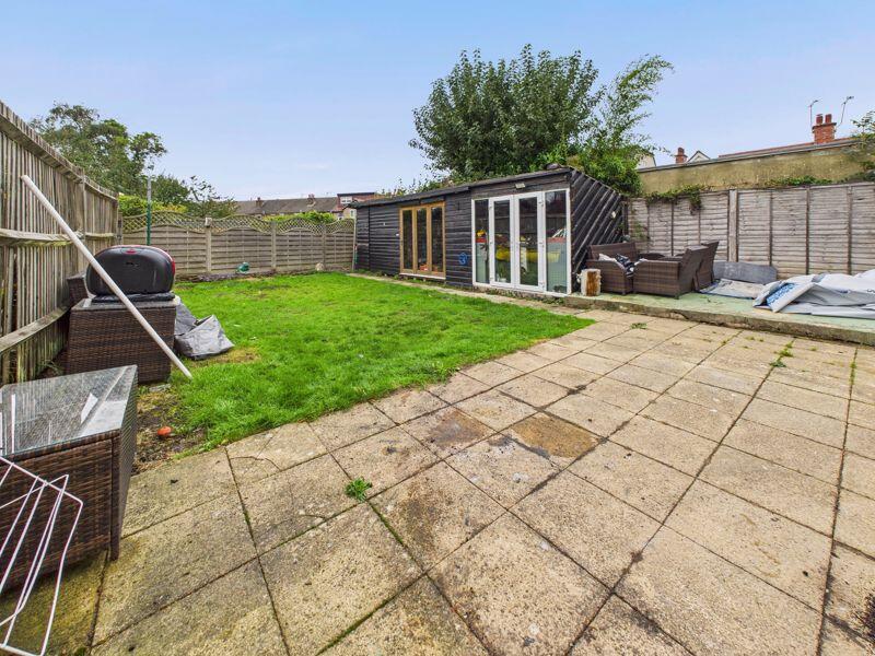 REAR GARDEN - WEST FACING