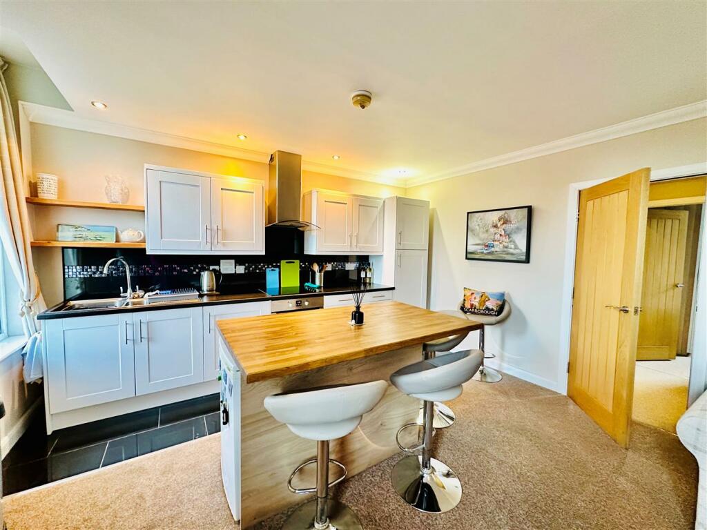 kitchen 2.jpg