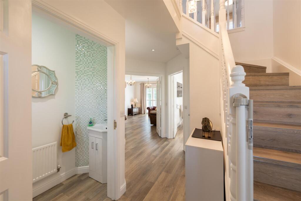 Hallway.jpg