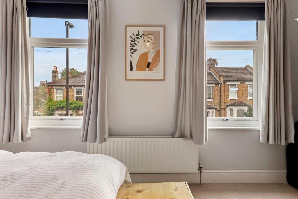 12-a5e5JHPropworld - 34 Fairlawn Park - 36-medium.