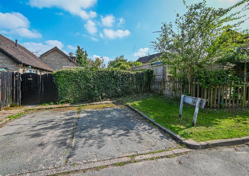 1 Manor House Close-24.jpg