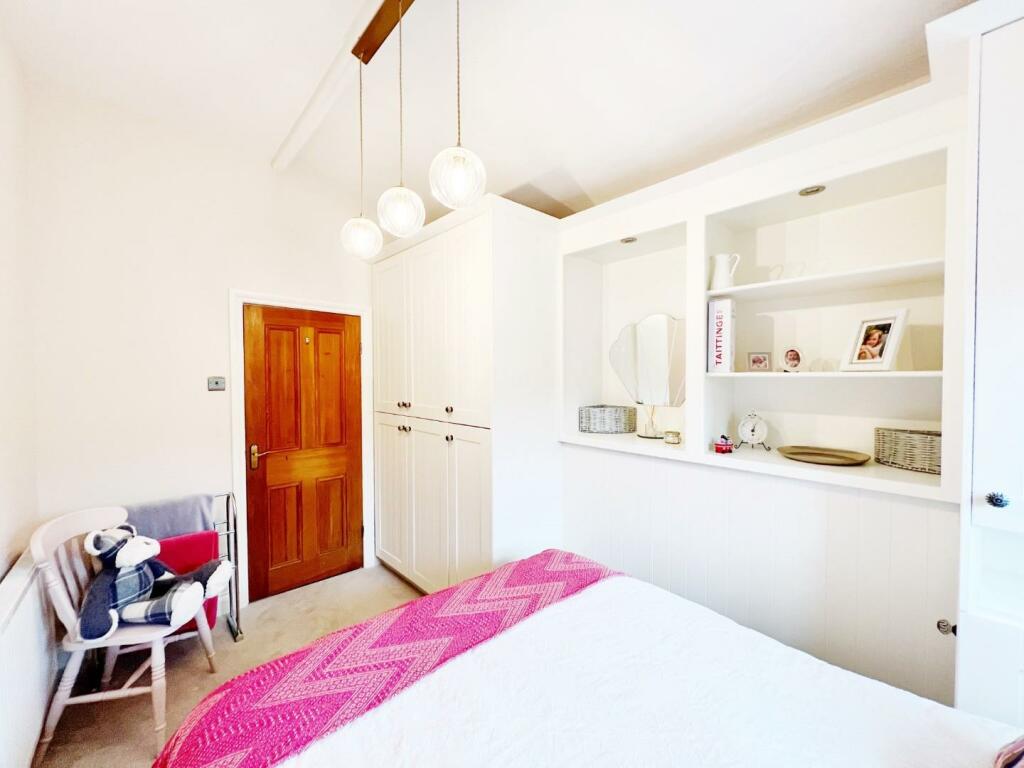 Bedroom 2 pic 2.jpg