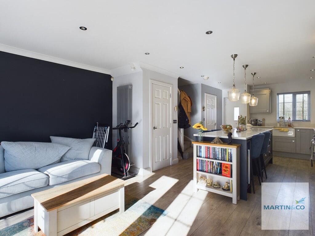 CAM03663G0-PR0121...