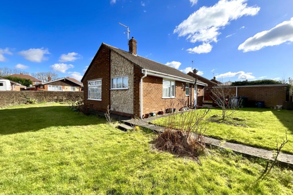 rear &amp; side garden