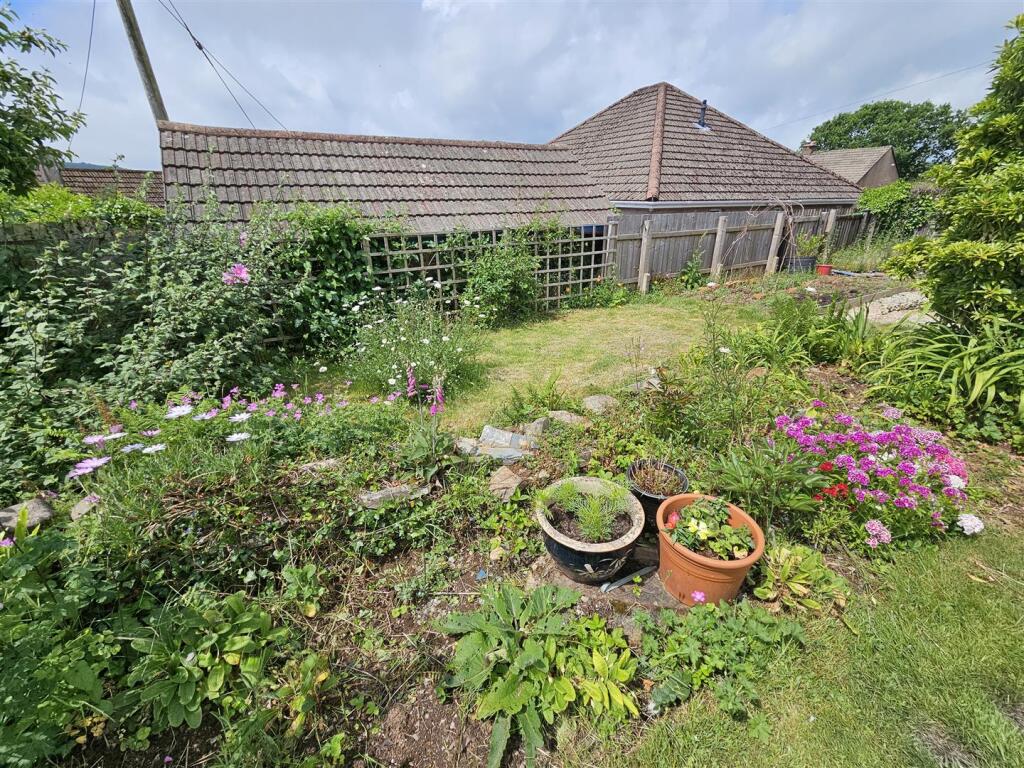 Side and Veg Garden.jpg