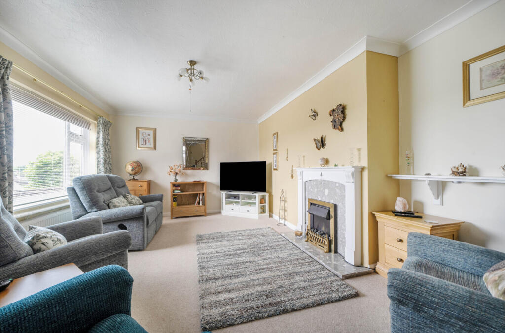 1303915-5-6841a18...