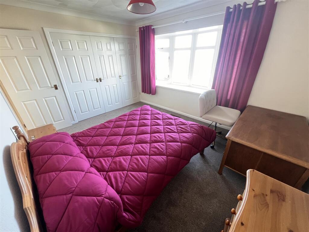 Bedroom one.1.jpeg