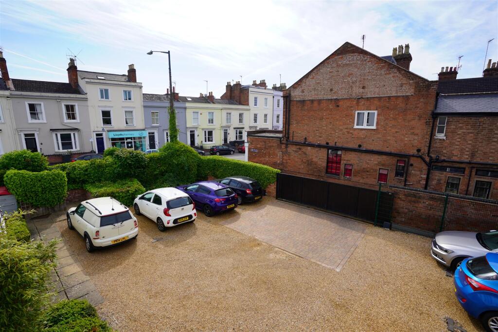 Flat 3 Grange House (9).jpg