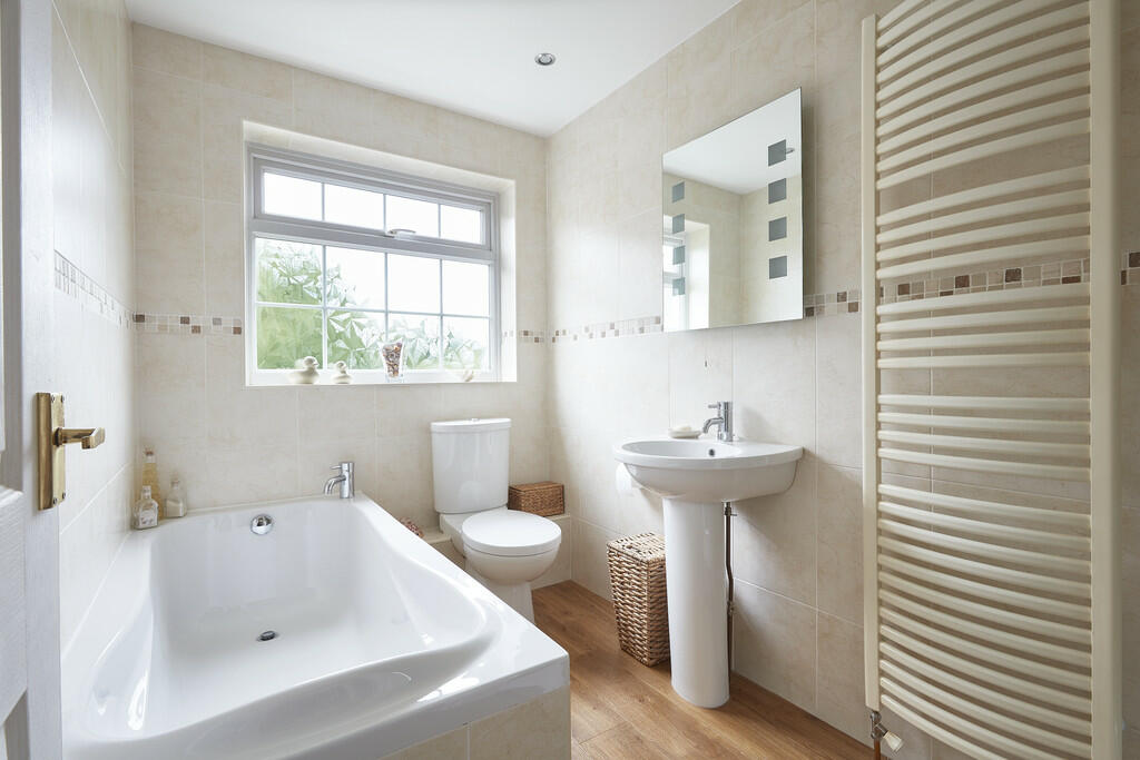 2_Ferndale_Close_...