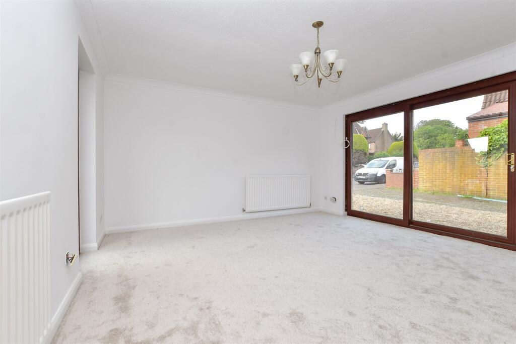 Kitchen / Lounge / Diner