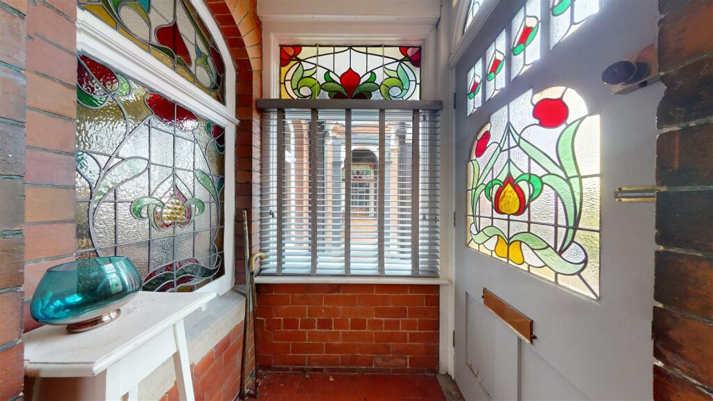 ENTRANCE PORCH