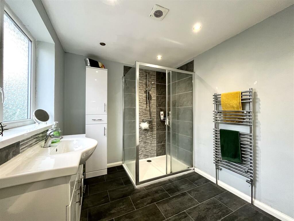 Bathroom Aspect 2