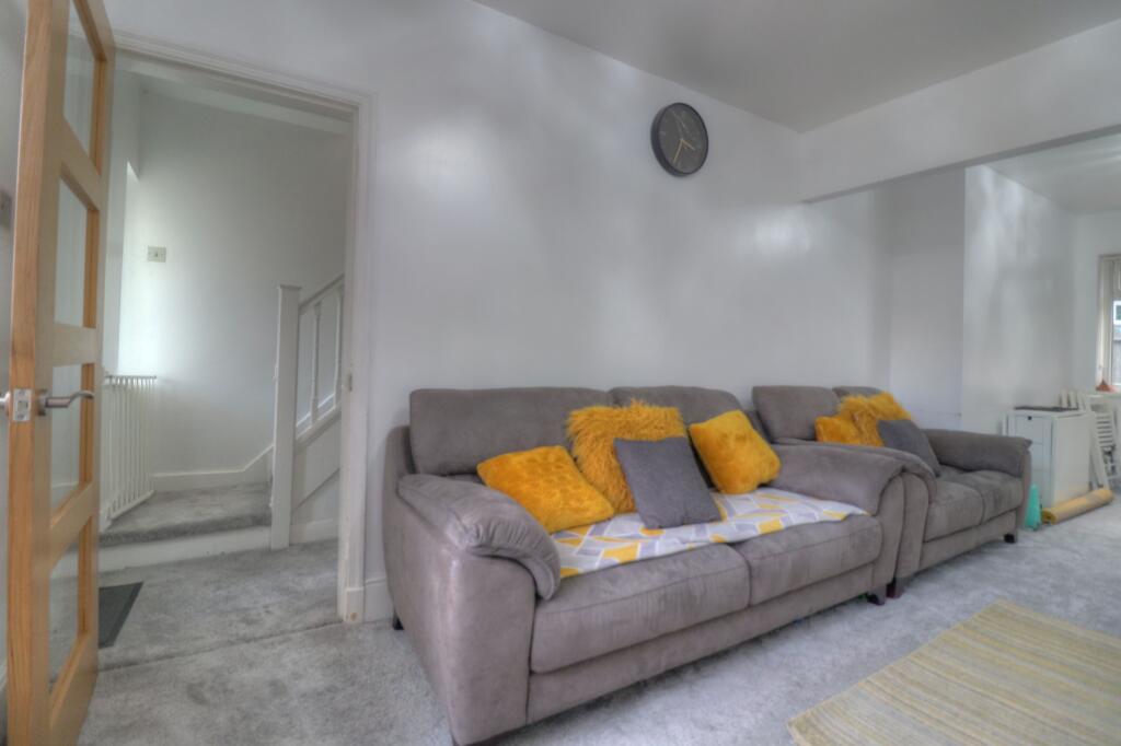 lounge/entrance hallway