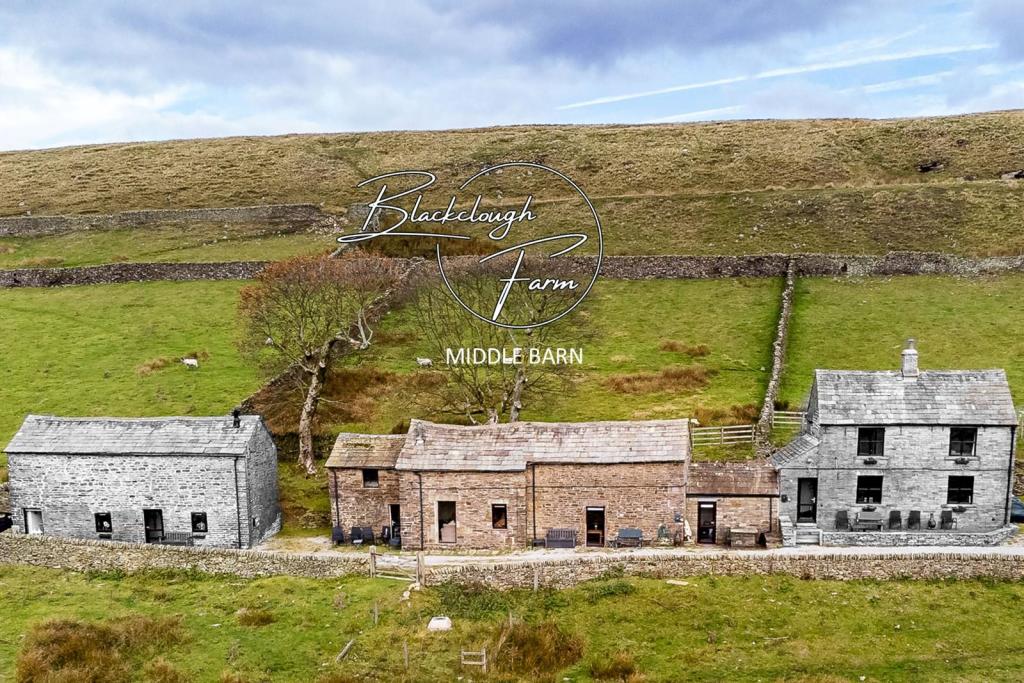 Middle Barn
