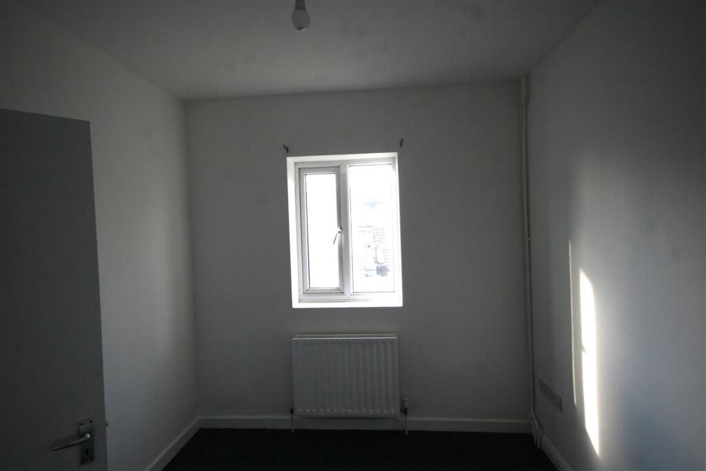 bedroom.JPG