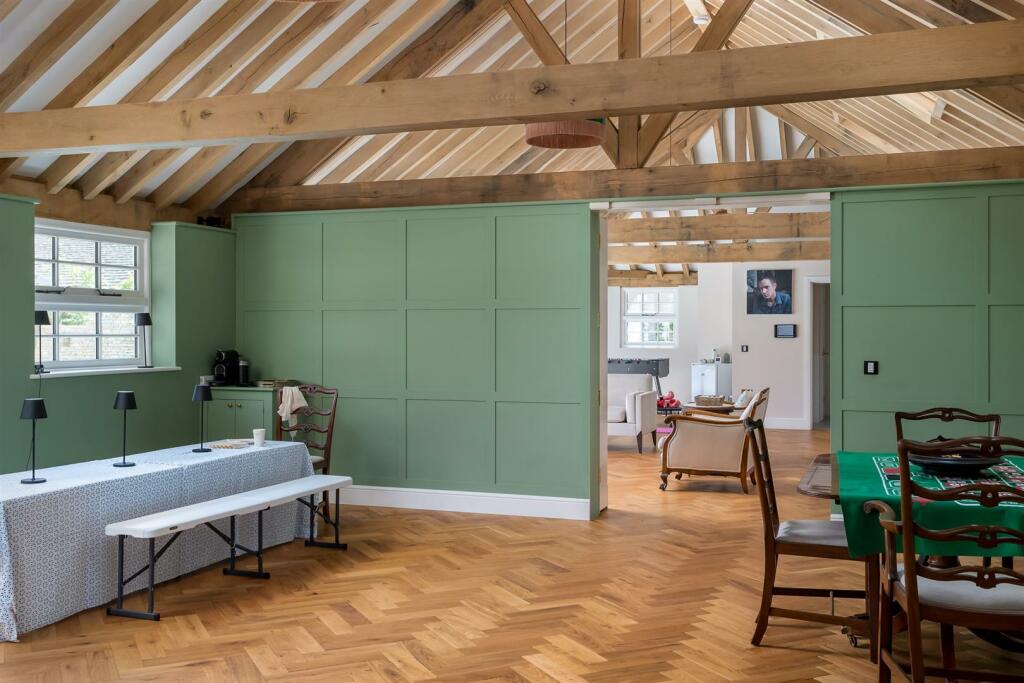 44 - Overbutterrow House - GL5 5BP - Web.jpg