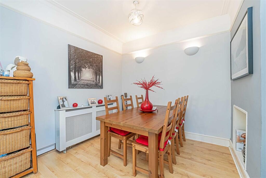 111B Wood Lane Isleworth, TW7-LOW RES-10.jpg