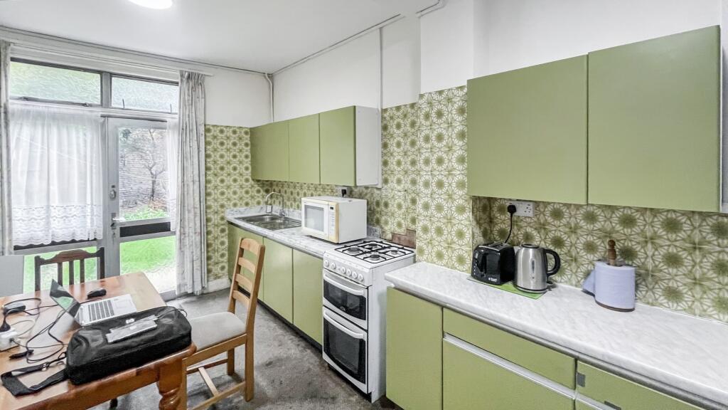 19 Whitburn Road, Lewisham, London, SE13 7UQ