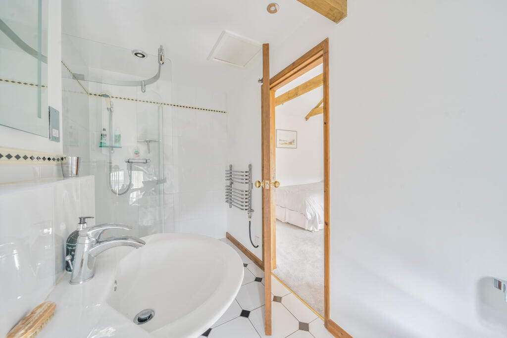 1334569-40-689dfd549fb00